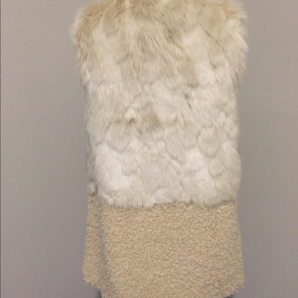 Hinge Vest - image 2